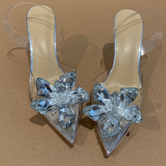 Clear pointed-toe heels with Transparent Crystal flower Embellishment - Picture 3 of 5